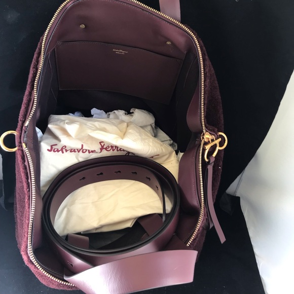 Salvatore Ferragamo double strap duffle bag - Picture 6 of 11